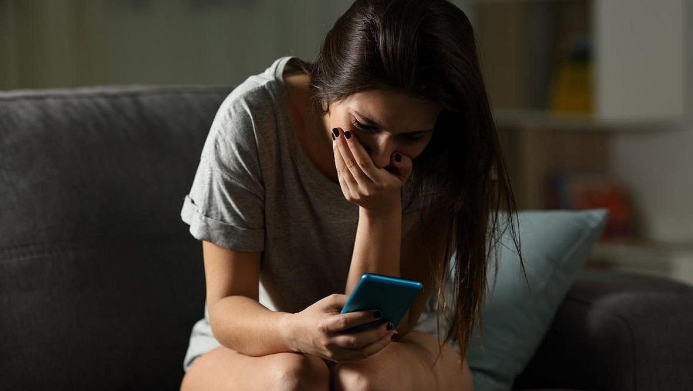 Συγκλονίζει 24χρονη που έπεσε θύμα revenge porn: «Προσπάθησα να αυτοκτονήσω»