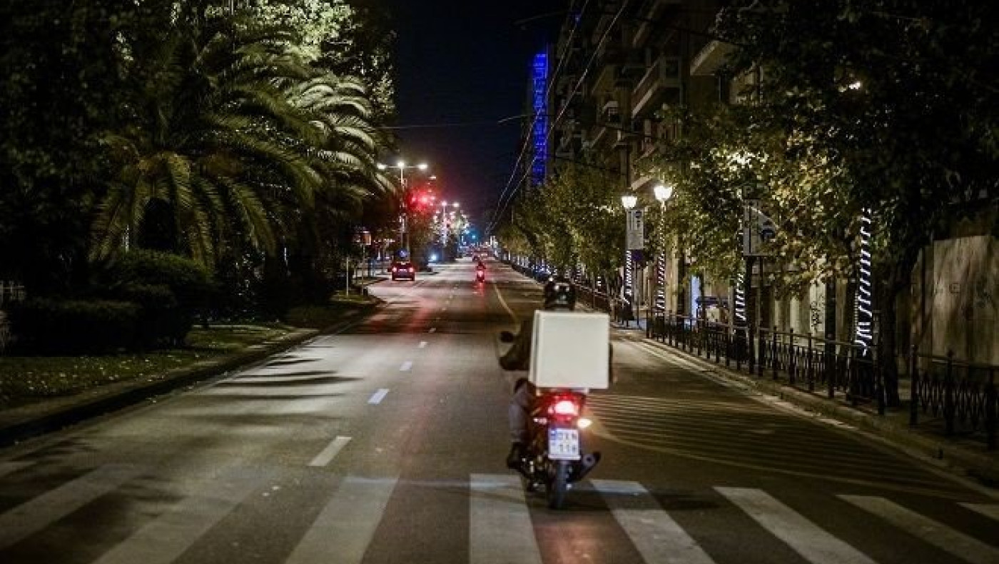 Αυτός είναι ο ηθοποιός που δουλεύει ντελίβερι για να τα βγάζει πέρα