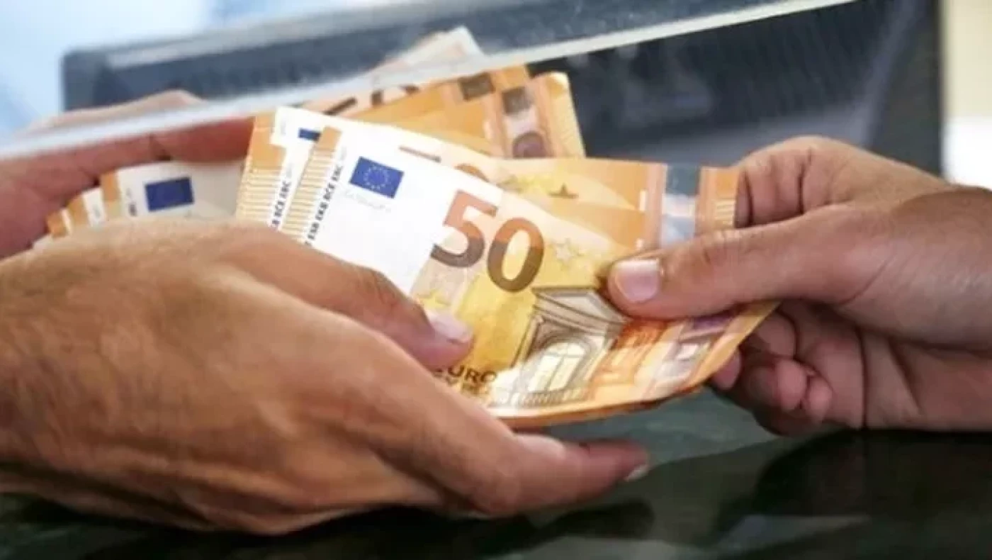 Κατώτατος μισθός: Πότε έρχεται η νέα αύξηση και ποιοι εργαζόμενοι κερδίζουν