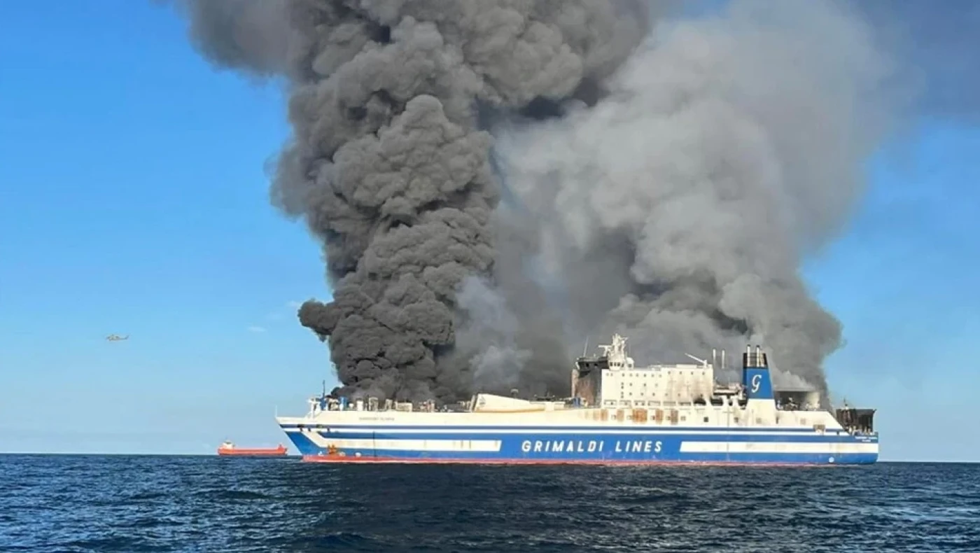 Φωτιά σε πλοίο-Κέρκυρα: Δραματικές ώρες - Παιδιά έψαχναν τους γονείς τους