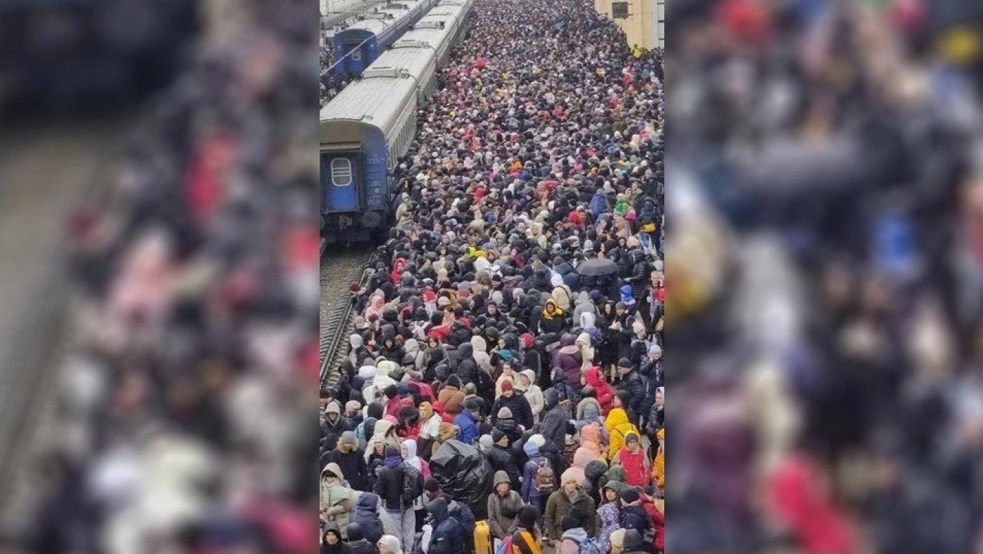 Ουκρανία - Βίντεο: Άμαχοι, γυναίκες, παιδιά τρέχουν να προλάβουν το τρένο