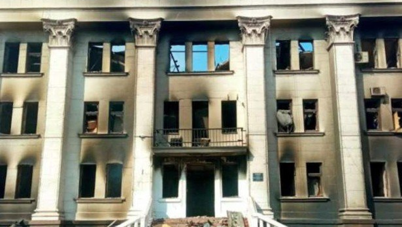 Ουκρανία: Περίπου 300 νεκροί στα ερείπια του βομβαρδισμένου θεάτρου στη Μαριούπολη