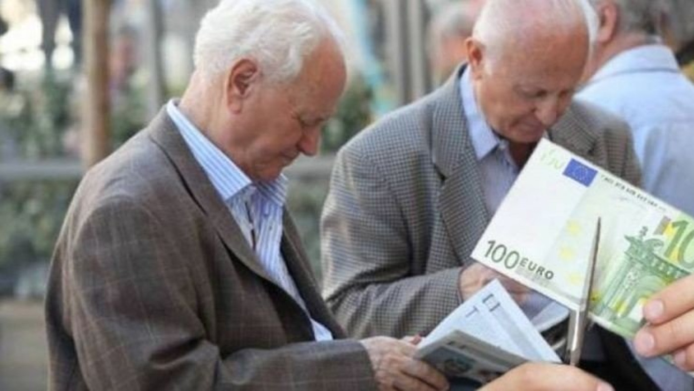 Σοκ για τους συνταξιούχους: «Κουρεμένες» συντάξεις κατά 30% -Ποιοι εξαιρούνται