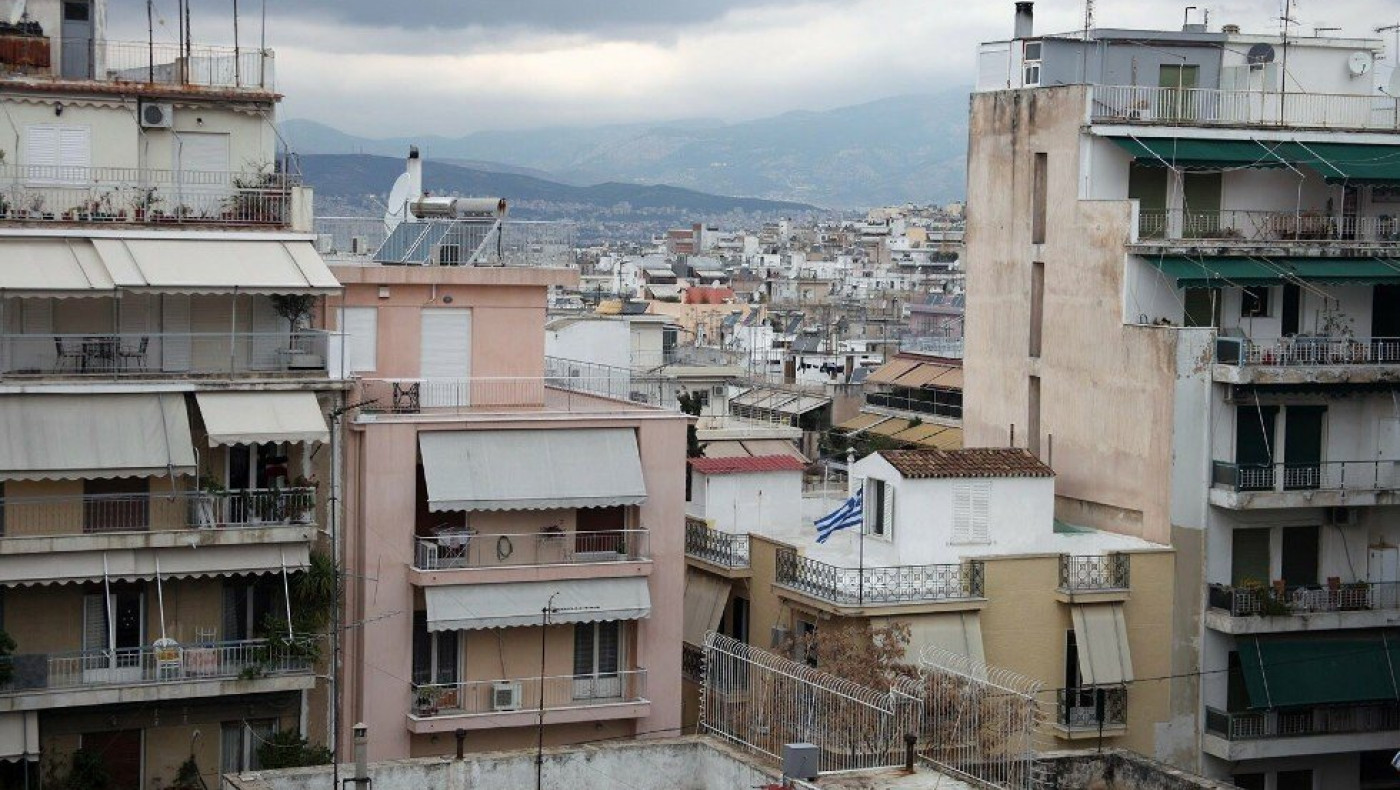 «Κλειστά» σπίτια, ανοιχτά προβλήματα: Γιατί το νέο σχέδιο ανακαίνισης δυσκολεύεται να φέρει κατοικίες στην αγορά