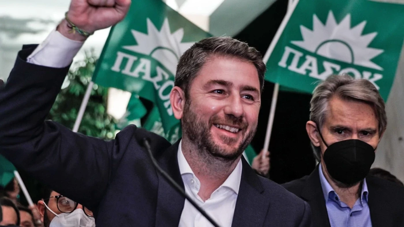 ΠΑΣΟΚ: Τριγμοί για Ανδρουλάκη - Πρόσκληση συνεργασίας από τον ΣΥΡΙΖΑ