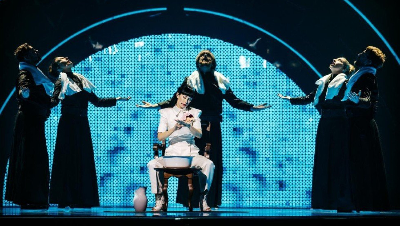 Eurovision 2022: Σάλος με τη Σερβία - Η τραγουδίστρια πλένει τα χέρια της στη σκηνή