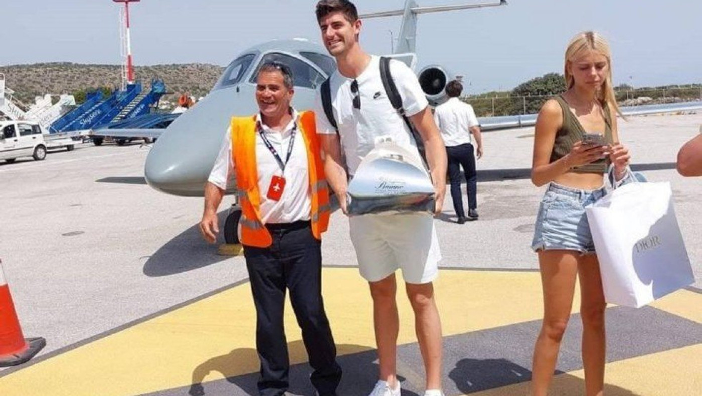 Η σύζυγος του Κουρτουά που εντυπωσιάζει στα Χανιά