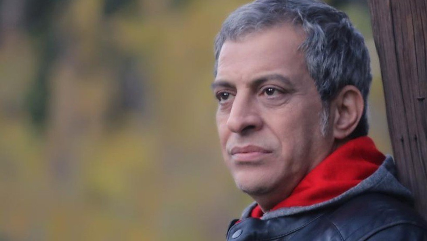 ﻿Η στιγμή που ο Θέμης Αδαμαντίδης φέρεται να κλωτσάει τη σύντροφό του (vid)