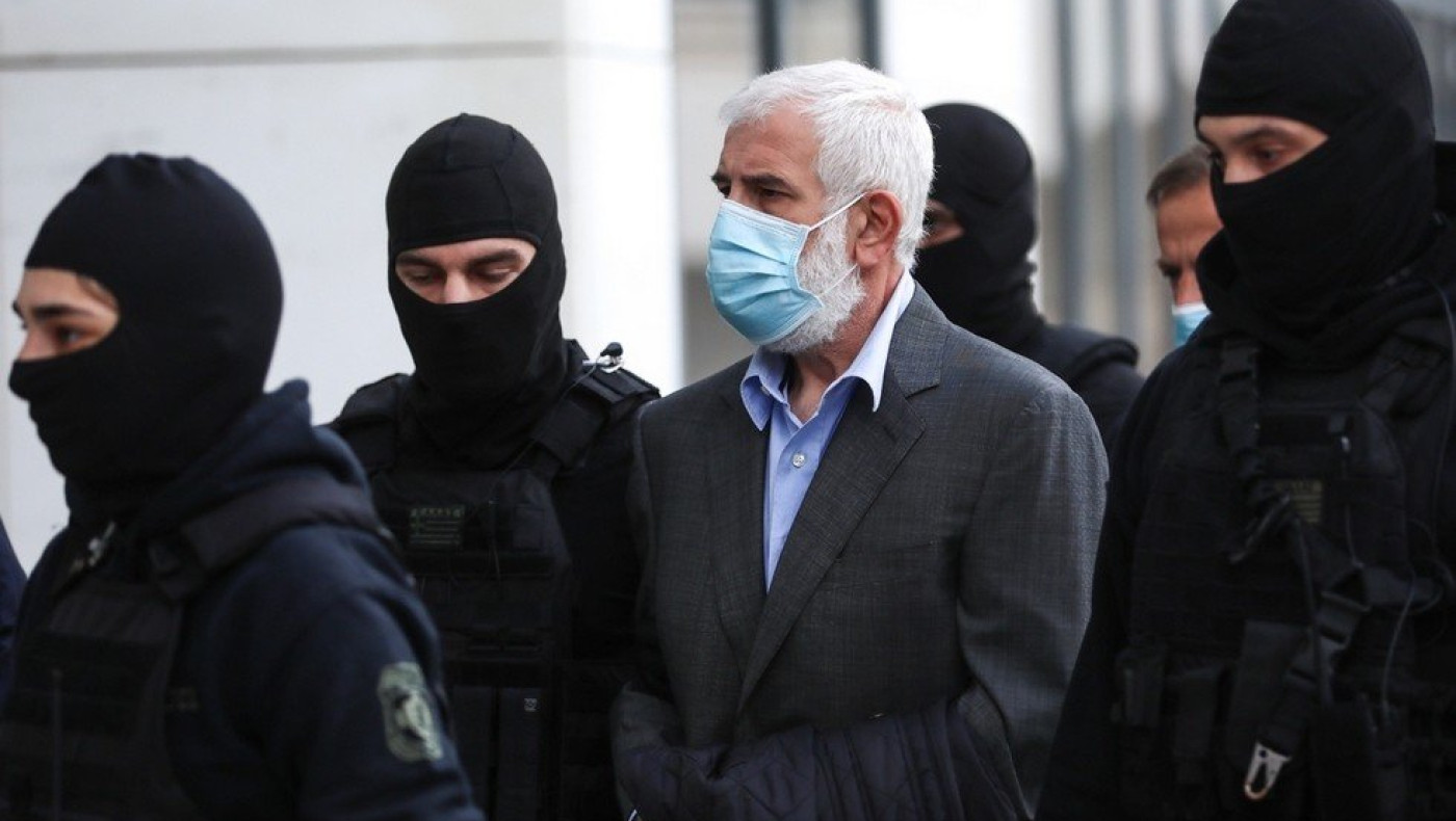 Επίθεση στον Φιλιππίδη έξω από το δικαστήριο: «Αληταρά μεγαλώνουμε κι εμείς παιδιά»