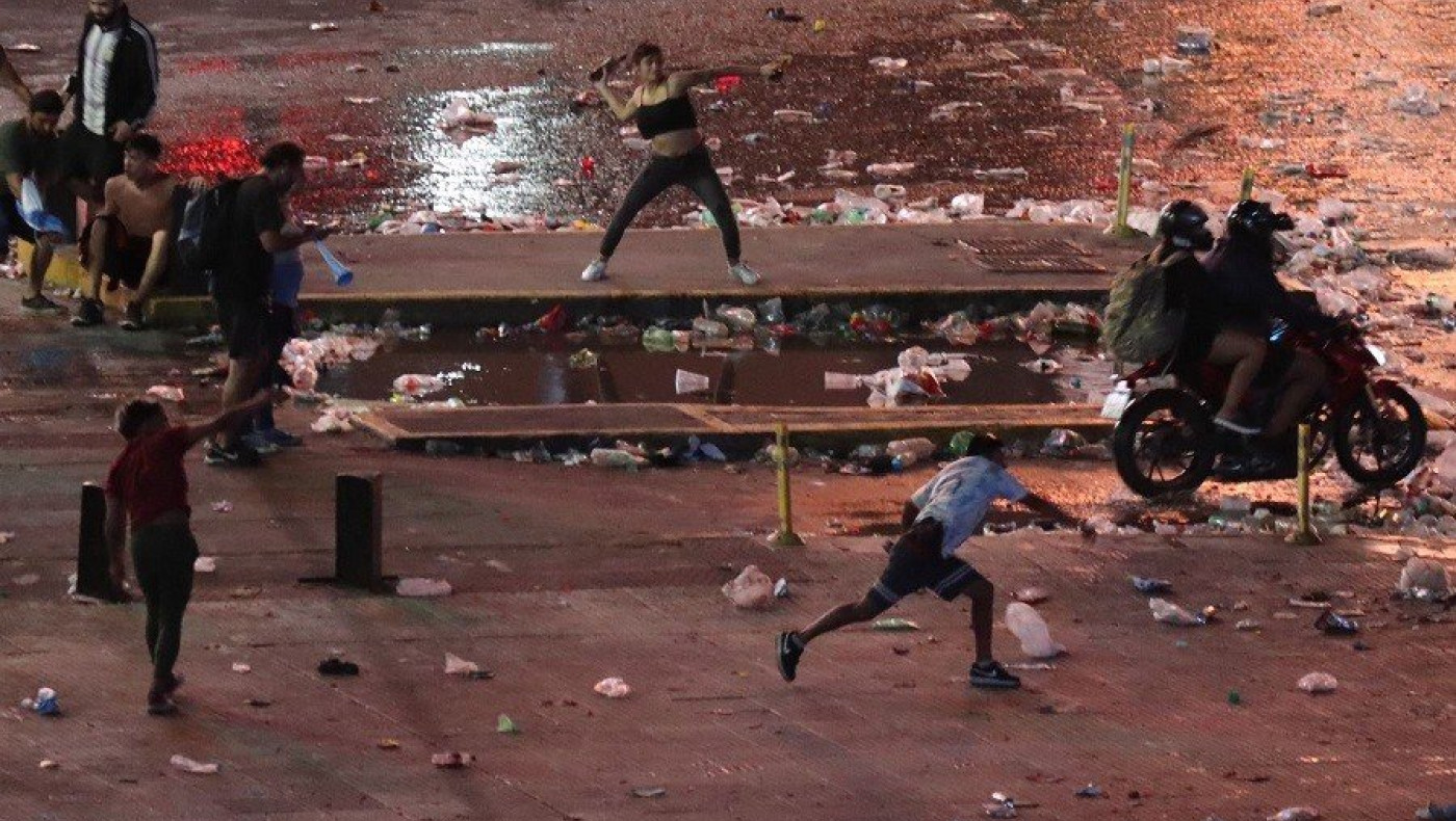 Χάος στο Μπουένος Άιρες: Συγκρούσεις με την αστυνομία και 31 τραυματίες