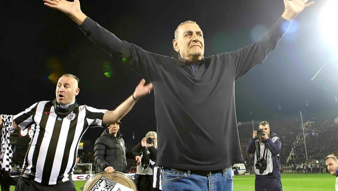 Οι οπαδοί του ΠΑΟΚ αποχαιρετούν τον Μάκη Μανάβη
