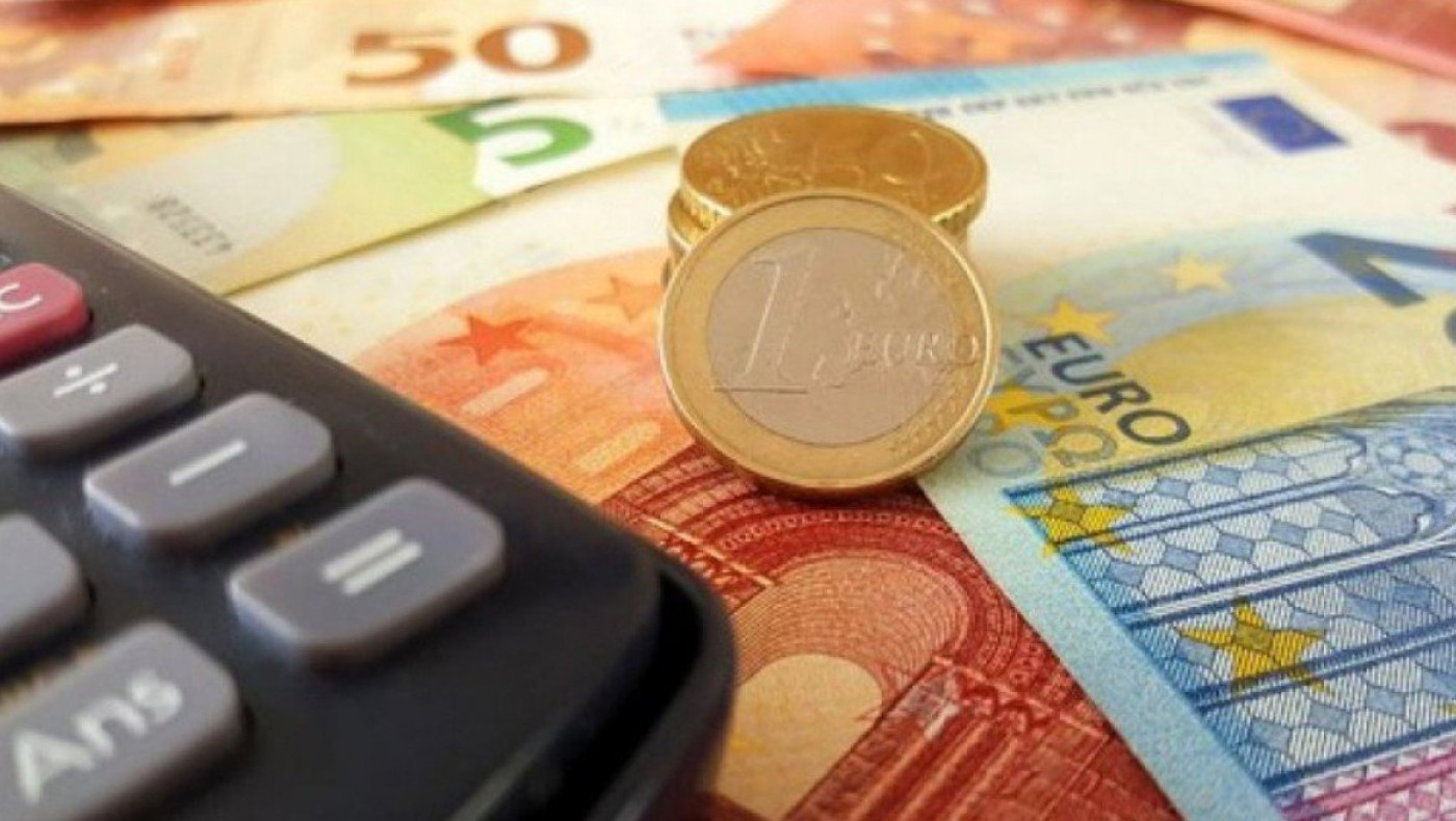 “Φρένο” και περιορισμοί στις εισπρακτικές των κόκκινων δανείων