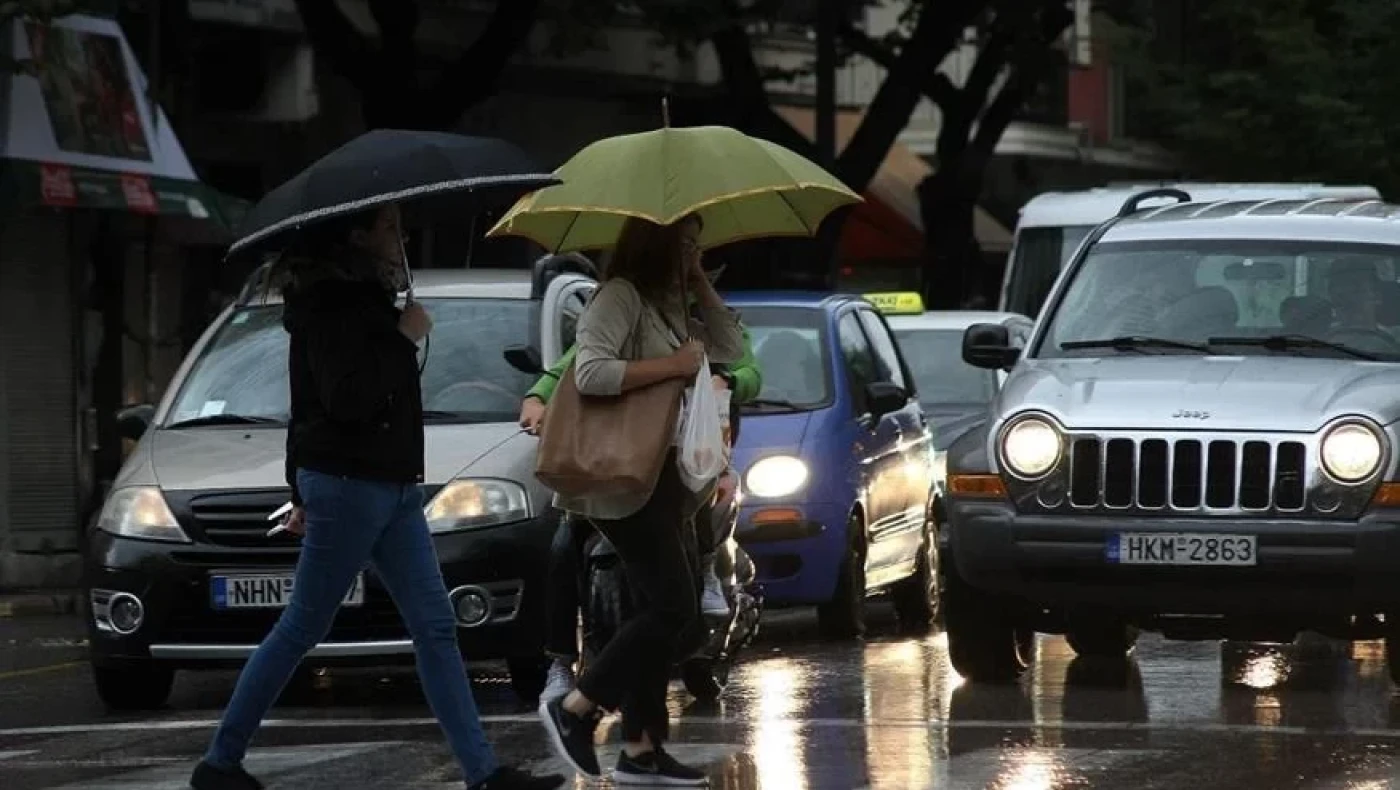 Από αύριο τα δύσκολα στον καιρό με βροχές και καταιγίδες σε όλη τη χώρα