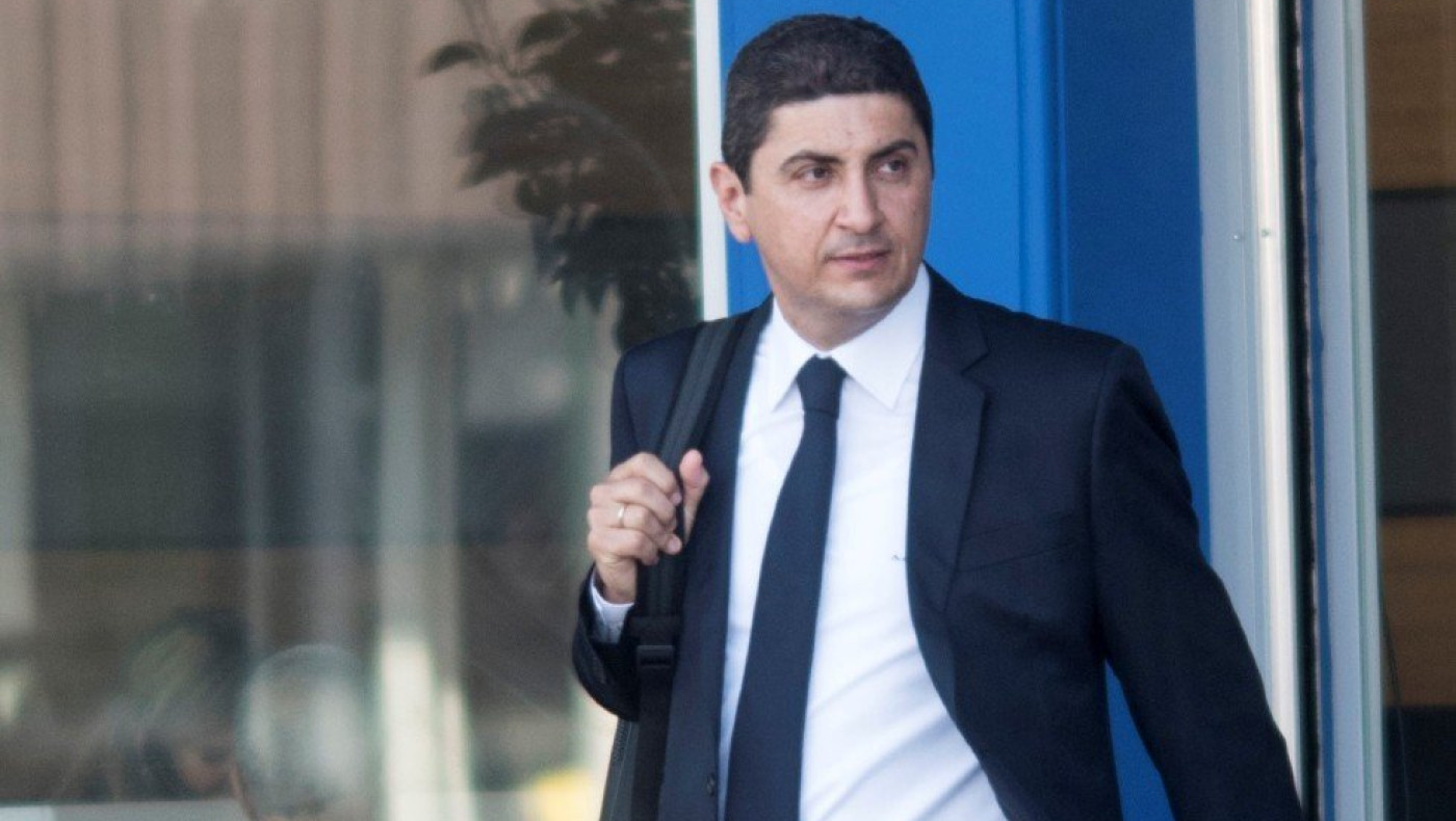 Αυγενάκης: Το... τουρ της απολογίας του στα κανάλια της χώρας