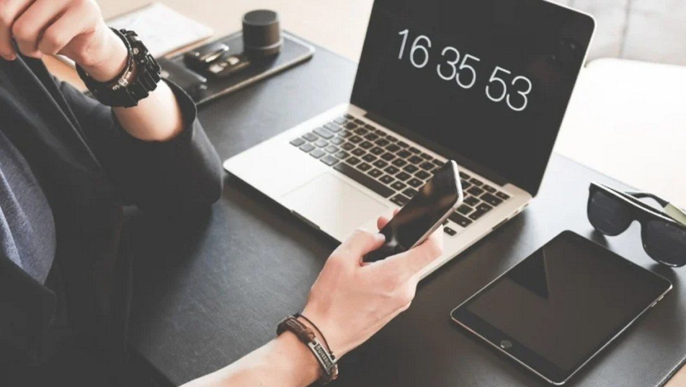 Nomophobia: Τι σημαίνει να νιώθεις άγχος χωρίς το κινητό σου
