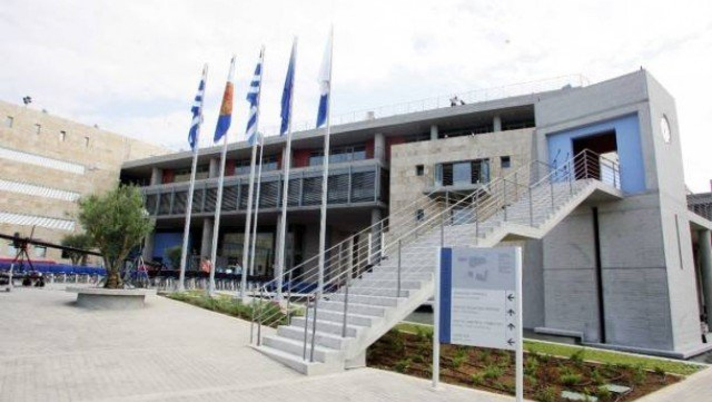 Ένταση για τα κοιμητήρια της Μαλακοπής στο δημοτικό συμβούλιο