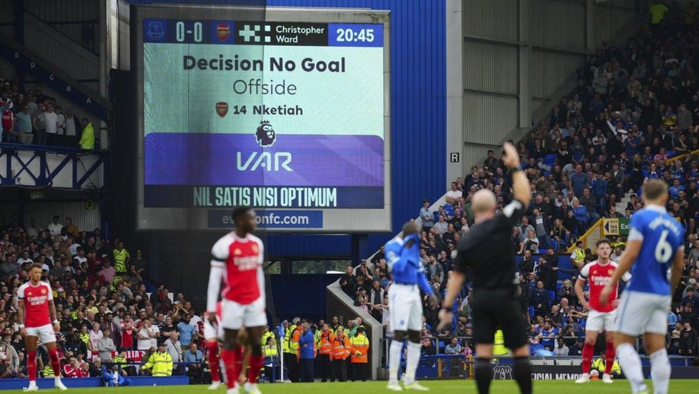 Η Premier League ανακοινώνει μεγάλη αλλαγή στο VAR για τη νέα σεζόν