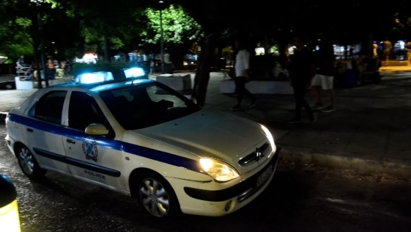 Χαλάνδρι: Ρομά επιτέθηκαν σε αστυνομικούς και τους πήραν το περιπολικό (vid)