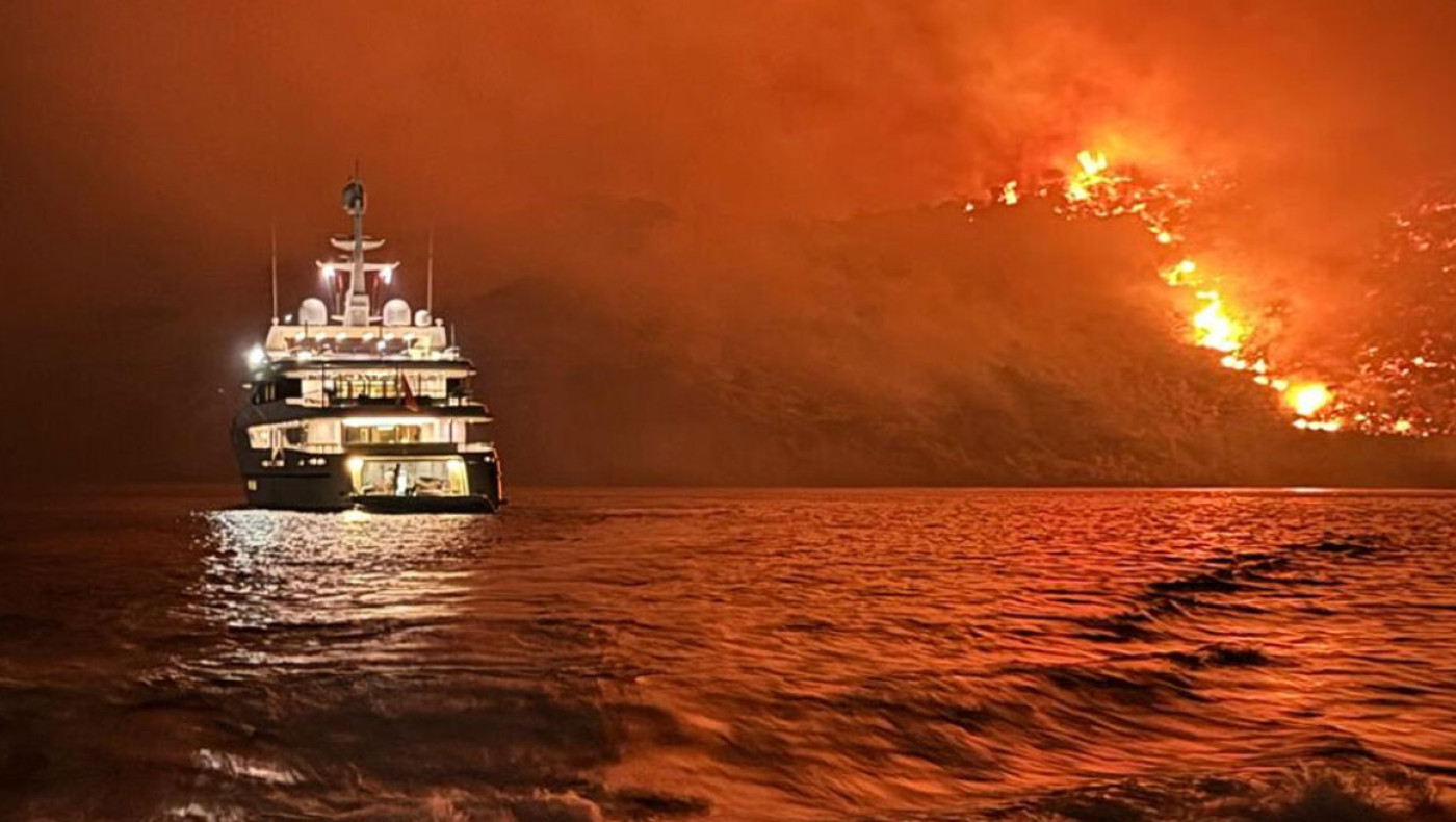 Φωτιά στην Ύδρα: Ποιος είναι ο ολιγάρχης από το Καζακστάν που «ναύλωσε» τη θαλαμηγό