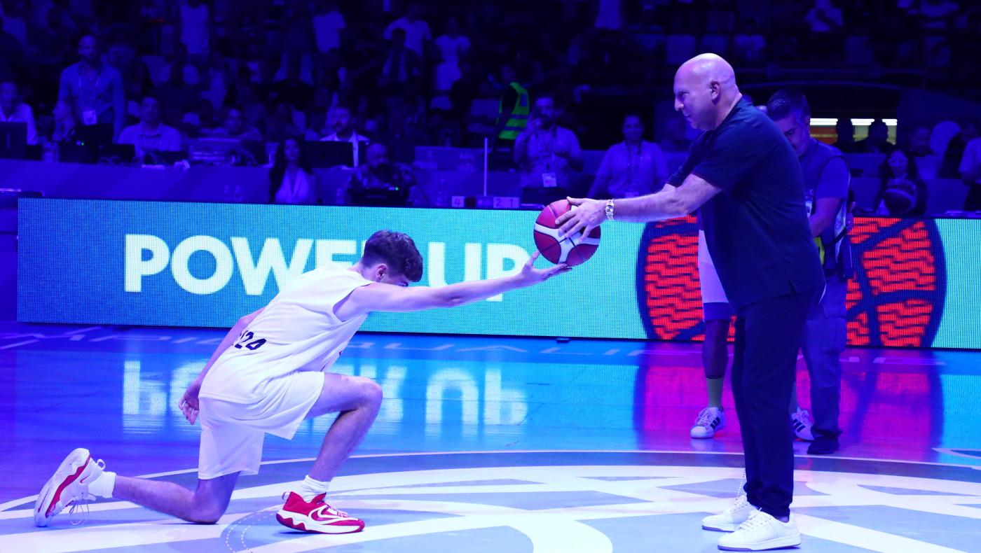Το εντυπωσιακό event στο ημίχρονο με πρωταγωνιστή τον Νίκο Γκάλη