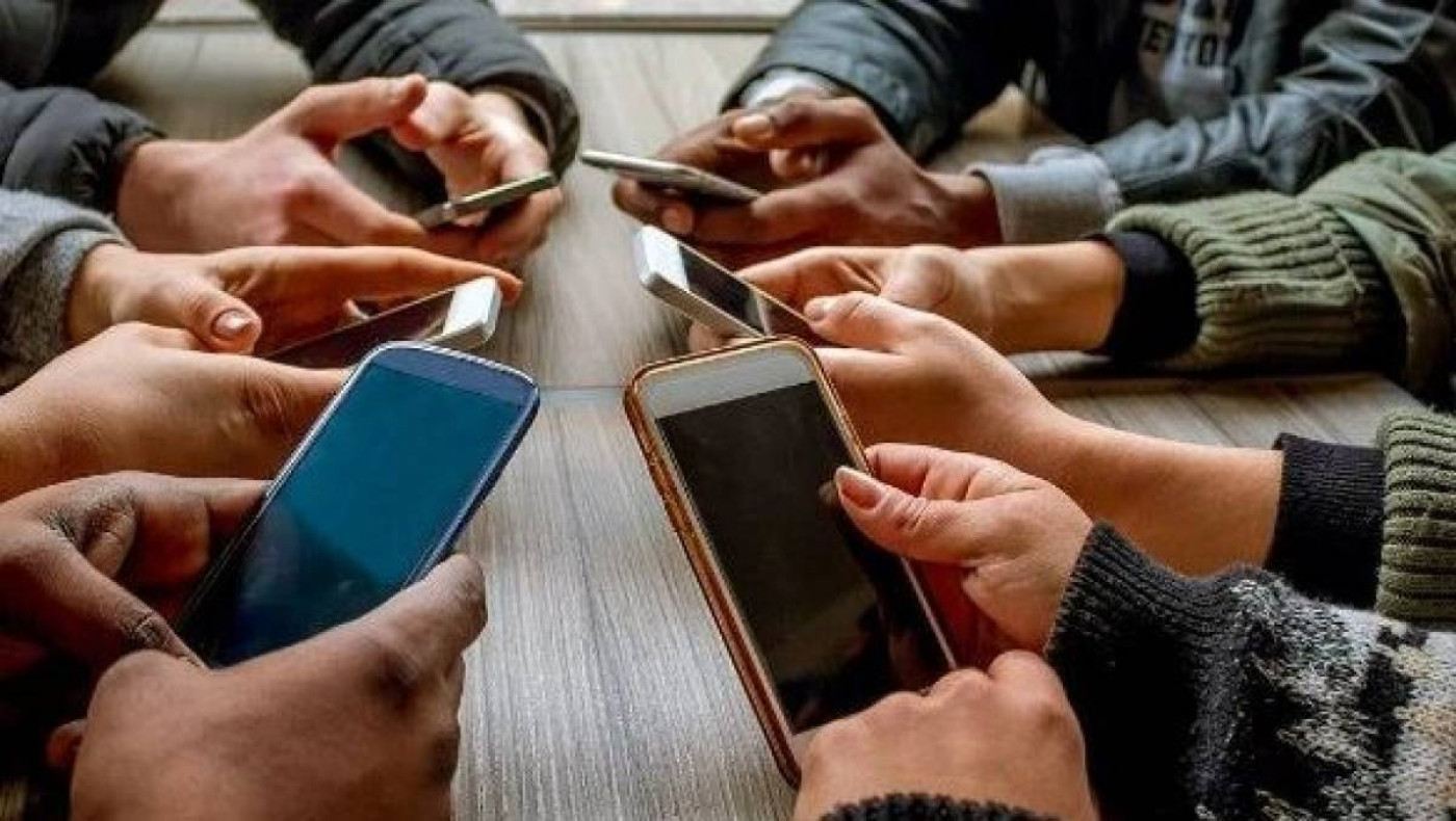 Social media: Προειδοποίηση του ΠΟΥ για την «προβληματική» χρήση τους από τους εφήβους