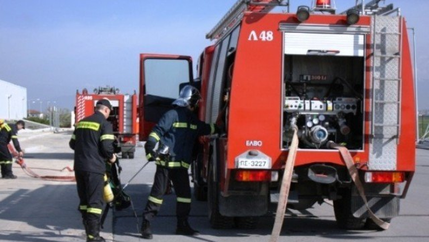 ΕΚΤΑΚΤΟ - Θεσσαλονίκη: Φωτιά σε αποθήκη στην 26ης Οκτωβρίου
