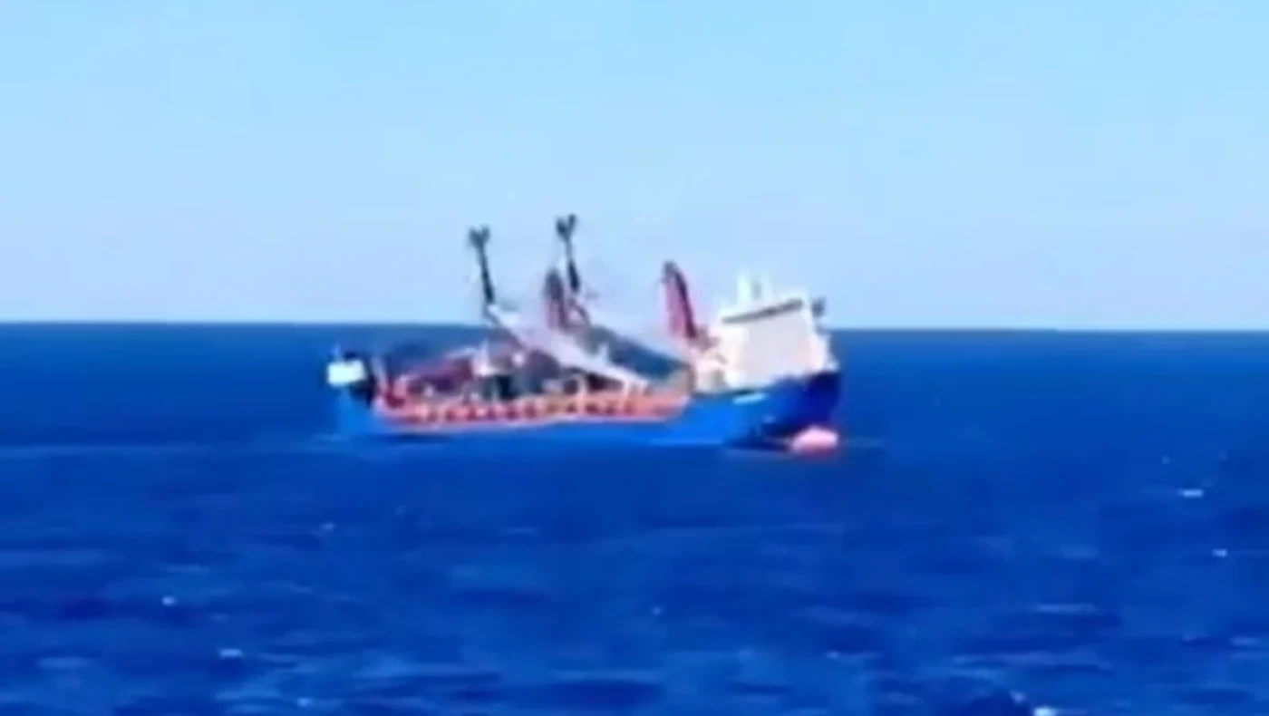 Ρωσικό φορτηγό πλοίο βυθίστηκε στη Μεσόγειο μετά από έκρηξη