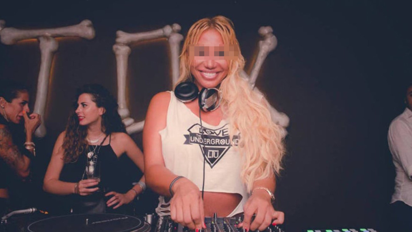 Ποια είναι η Αζέρα ξανθιά DJ που συνελήφθη για «ναρκοπάρτι» στα Καλύβια Αττικής