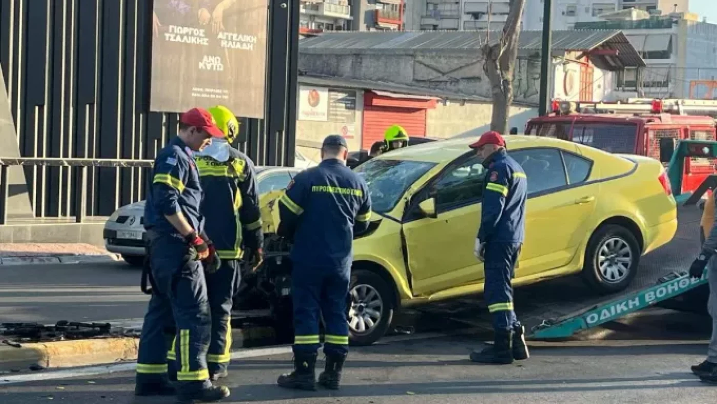 Αθήνα: Κατέληξε και η 61χρονη επιβάτης του ταξί-Είχε πέσει πάνω σε κολώνα (vid)