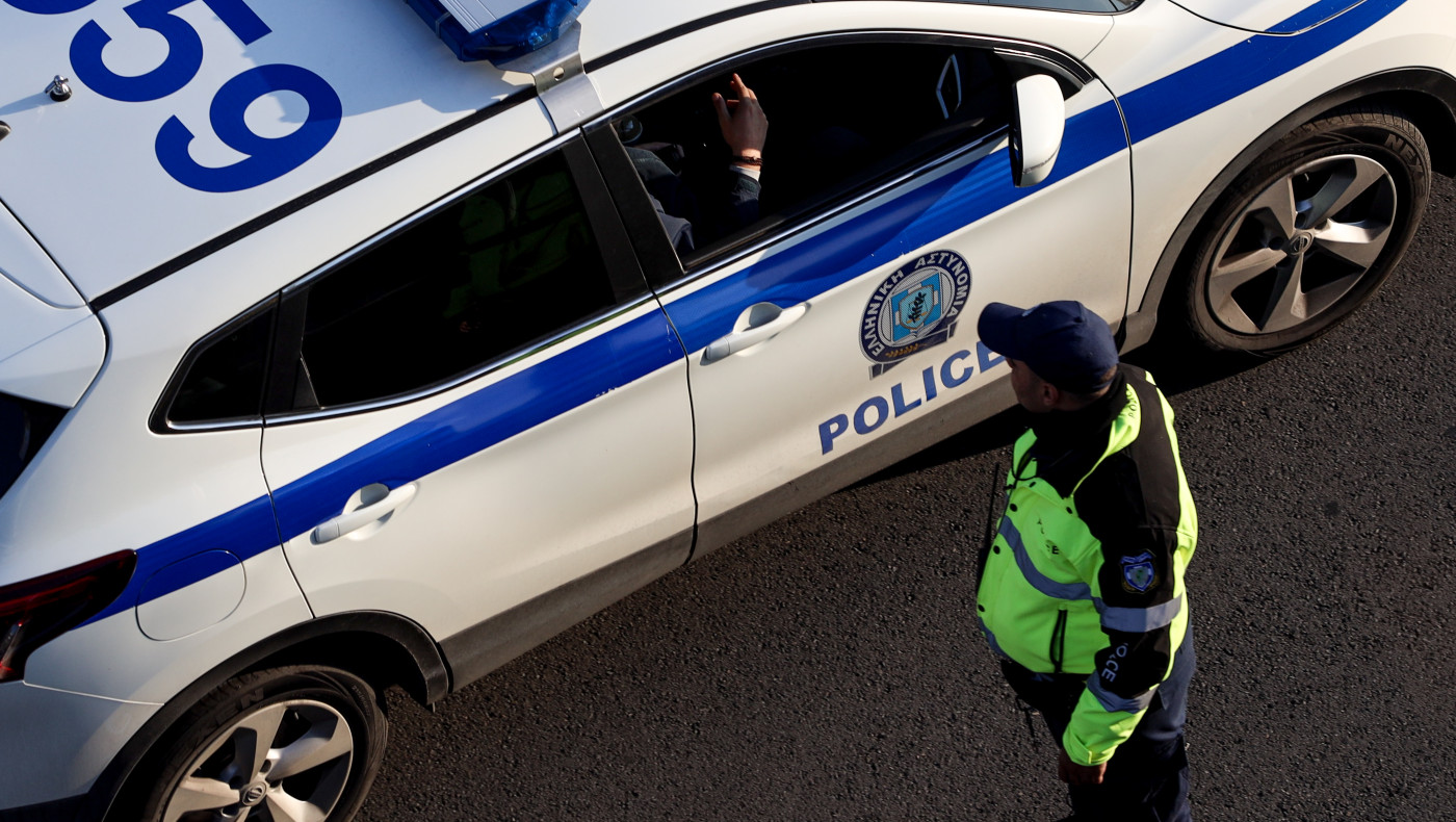 Λαμία: ΕΔΕ για αστυνομικό που ξυλοκόπησε 25χρονο γείτονά του