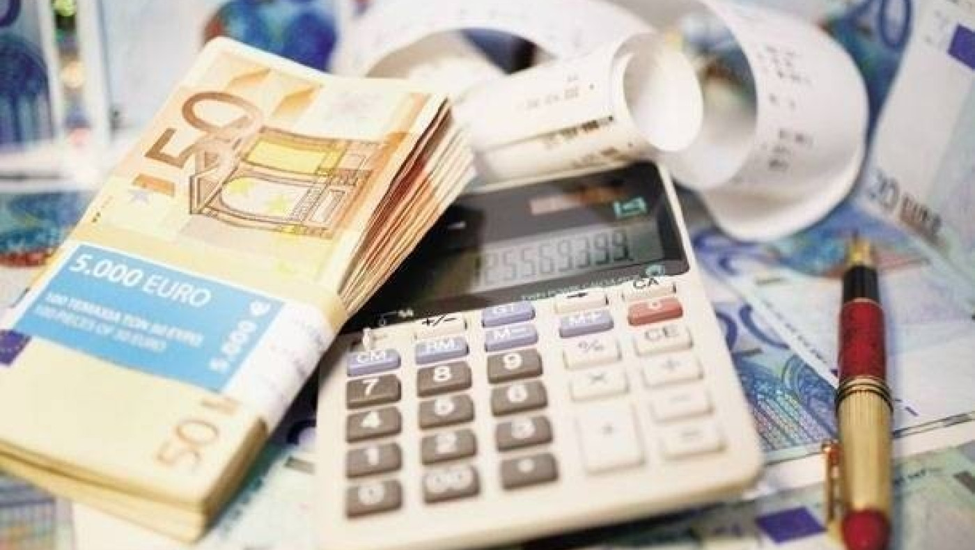 Προϋπολογισμός: Εισπράξεις φόρων και αύξηση της κατανάλωσης «φουσκώνουν» τα έσοδα