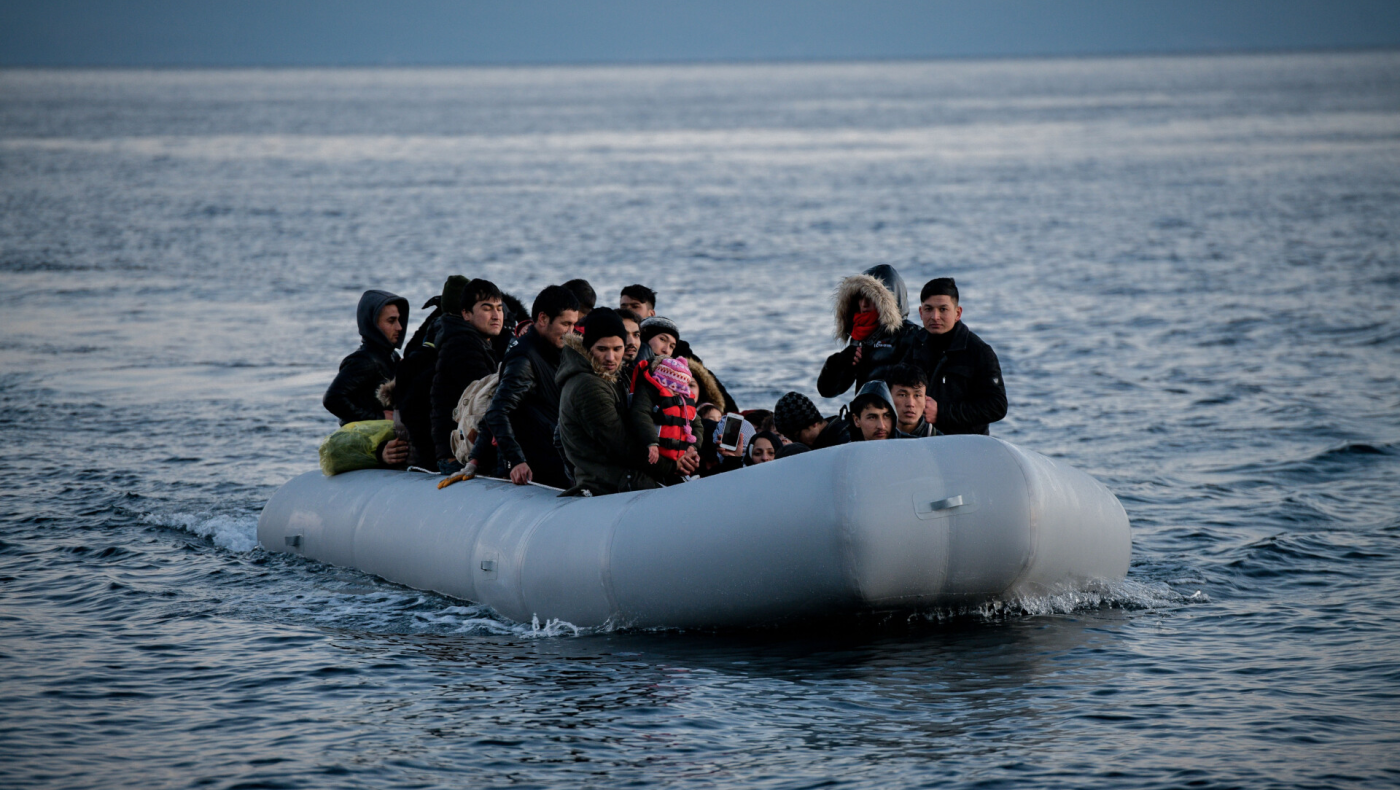 Τουλάχιστον τέσσερις νεκροί σε ναυάγιο προσφύγων νότια της Λέσβου