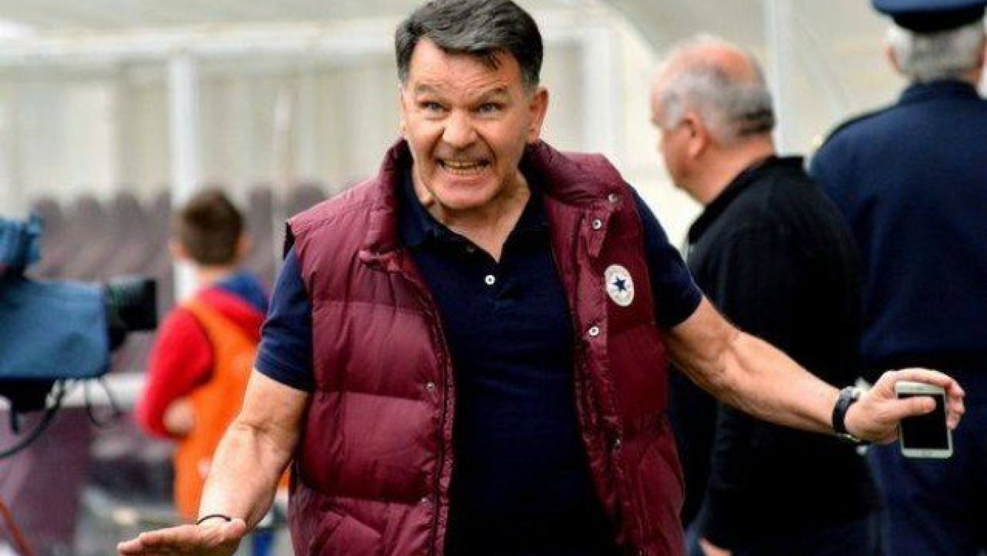«Ο επόπτης Καραβασίλης κυκλοφορεί με φανέλα ΠΑΟΚ στην Καβάλα»