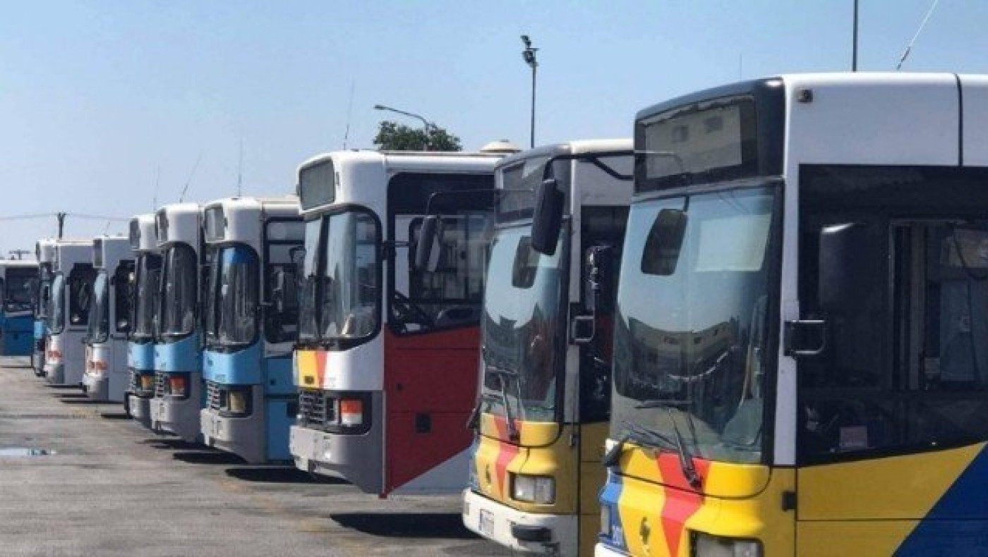 Επίθεση με πέτρες σε λεωφορείο του ΟΑΣΘ στο Καλοχώρι (pics)