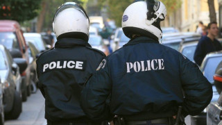 Ενταση με ΜΑΤ και πολίτες ενόψει των πλειστηριασμών στη Θεσσαλονίκη (pic)