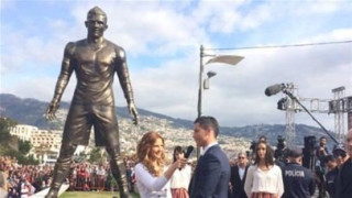 O Κριστιάνο έγινε... άγαλμα! (pics)