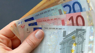 Εβδομάδα πληρωμών: Καταβάλλονται συντάξεις Οκτωβρίου, επιδόματα ΟΠΕΚΑ και ΟΑΕΔ