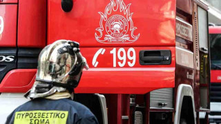 Πήραν φωτιά δύο αυτοκίνητα τα ξημερώματα στη Θεσσαλονίκη