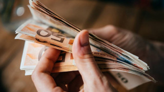 Αρχίζει η επόμενη φάση πληρωμής των 800 ευρώ