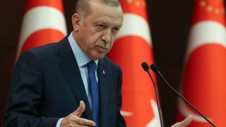 Ο Ερντογάν μοιράζει δωρεάν προστατευτικές μάσκες