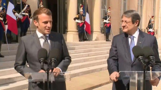 Μακρόν: «Κυρώσεις σε όσους παραβιάζουν θαλάσσιες ζώνες»