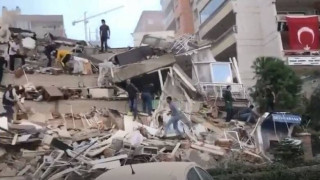 Κατέρρευσαν κτίρια στη Σμύρνη από τον σεισμό στην Σάμο