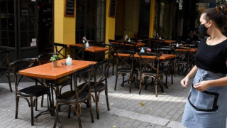 Θεσσαλονίκη: Ιδιοκτήτης καταστήματος εστίασης δεν άφησε εργαζόμενες να κάνουν τεστ Covid και τις απέλυσε!