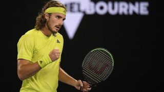 Australian Open: Ισοπέδωσε τον Σιμόν ο Τσιτσιπάς!