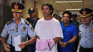 Ο... κατήφορος του Ροναλντίνιο: «Εχει γίνει αλκοολικός, πίνει μόλις ξυπνήσει τα... πάντα»