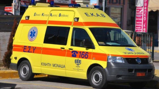 Θεσσαλονίκη: Ταξί παρέσυρε μηχανάκι με νεαρούς που βγήκαν από μονόδρομο