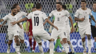 Το απόλυτο ντέρμπι Ιταλία-Ισπανία, η πιο ομάδα Αγγλία ﻿και το... λάστιχο Δανία, που νίκησε όμως μόνο «μικρούς»