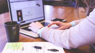 Υπερωρίες: Τι σημαίνει για τις επιχειρήσεις η αύξηση του πλαφόν - Πώς αμείβονται