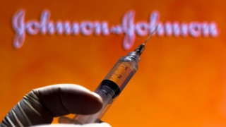 Εμβόλιο Johnson & Johnson: Σύσταση για δεύτερη δόση δύο μήνες μετά την πρώτη
