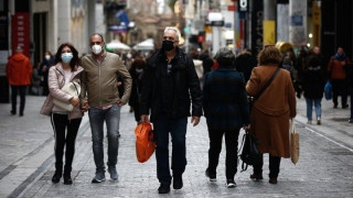 Τζανάκης: Να ξεχάσουμε την ανοσία της αγέλης – Πιθανή η τέταρτη δόση